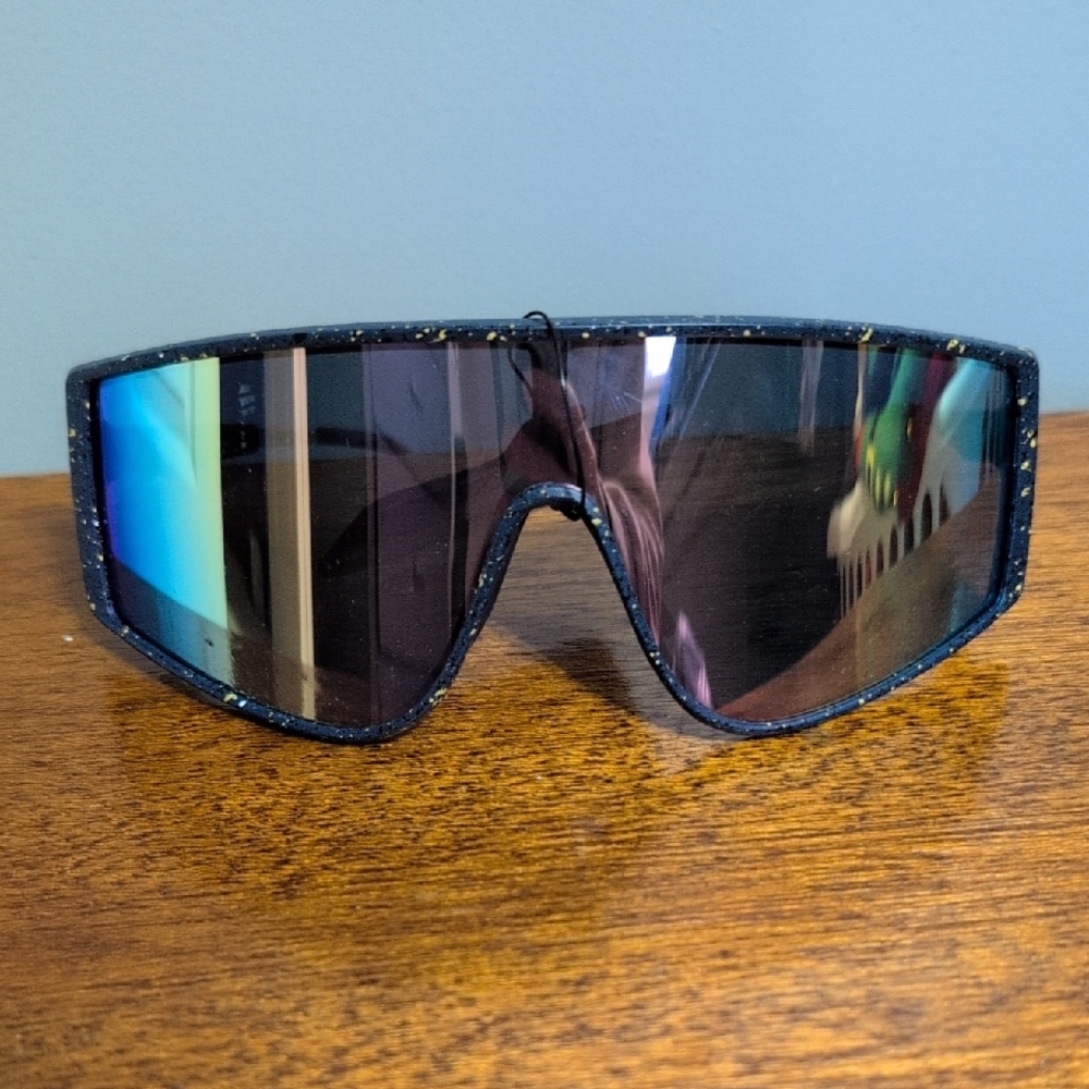 NWT Foster Grant Panama Jack Surf Navy and Yellow Wraparound Sunglasses